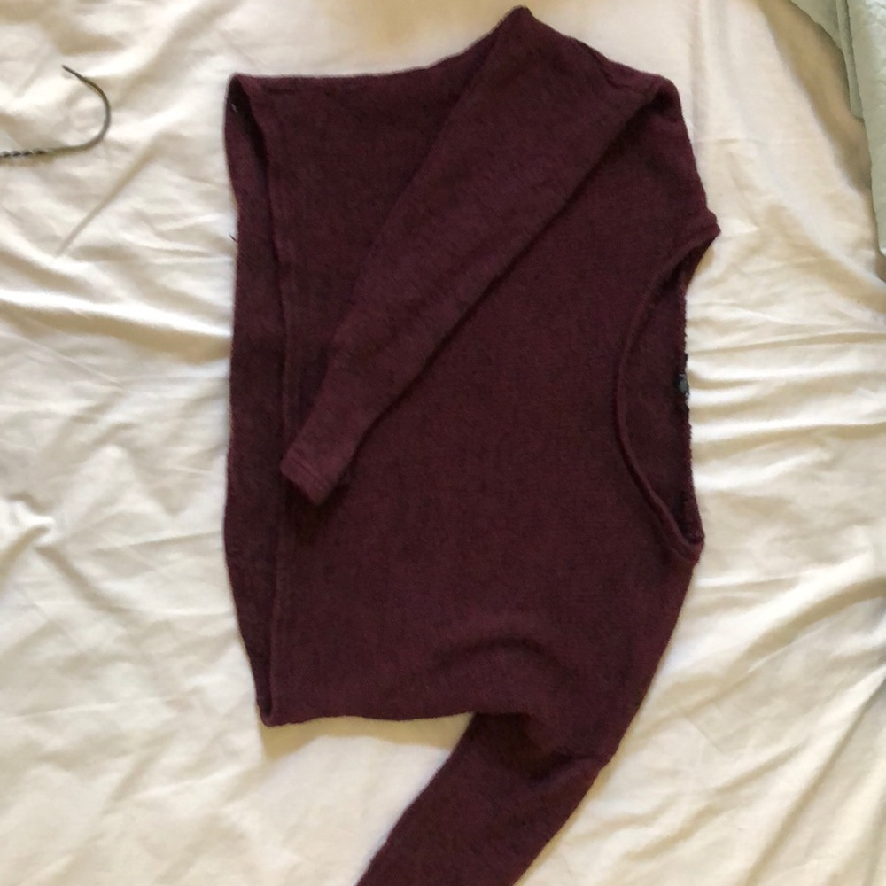maroon sweater